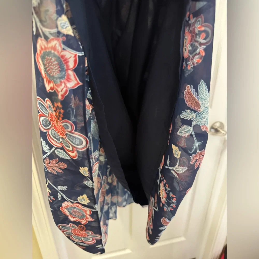 Sachin & Babi Lola Floral Smocked Mini Dress
Anthropologie Boho Tiered - Picture 16 of 16